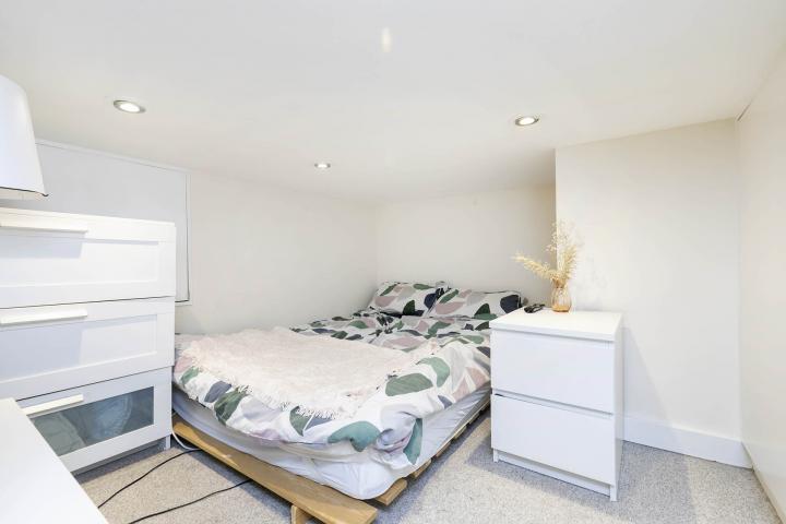 			Studio Apartment, 1 bath, 1 reception Apartment			 Sutherland Avenue, Maida Vale